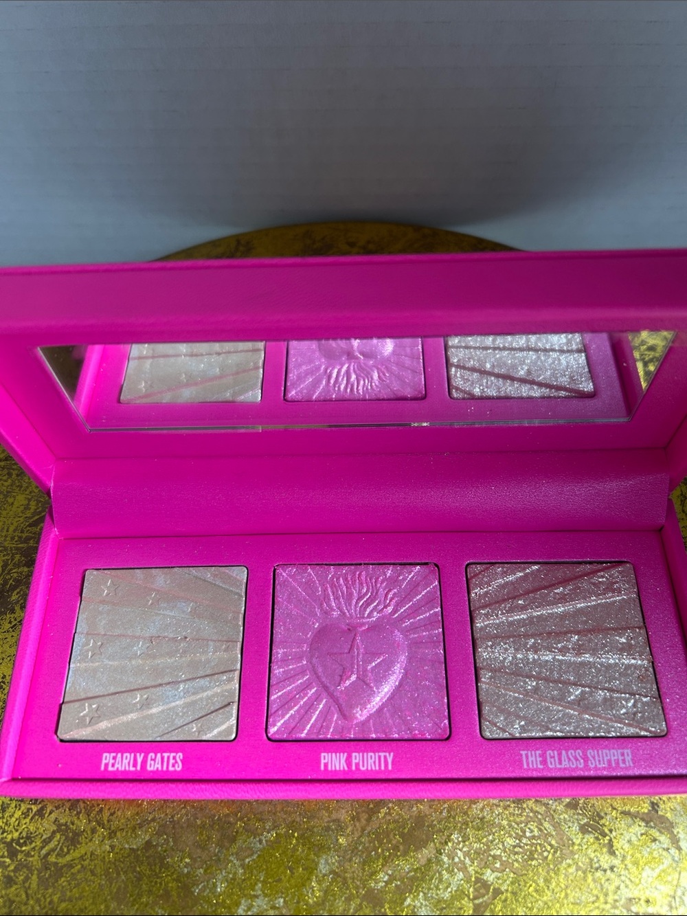 Jeffree Star Sacred Glass Highlighter Palette - Hot Pink & Gold - Picture 2 of 4